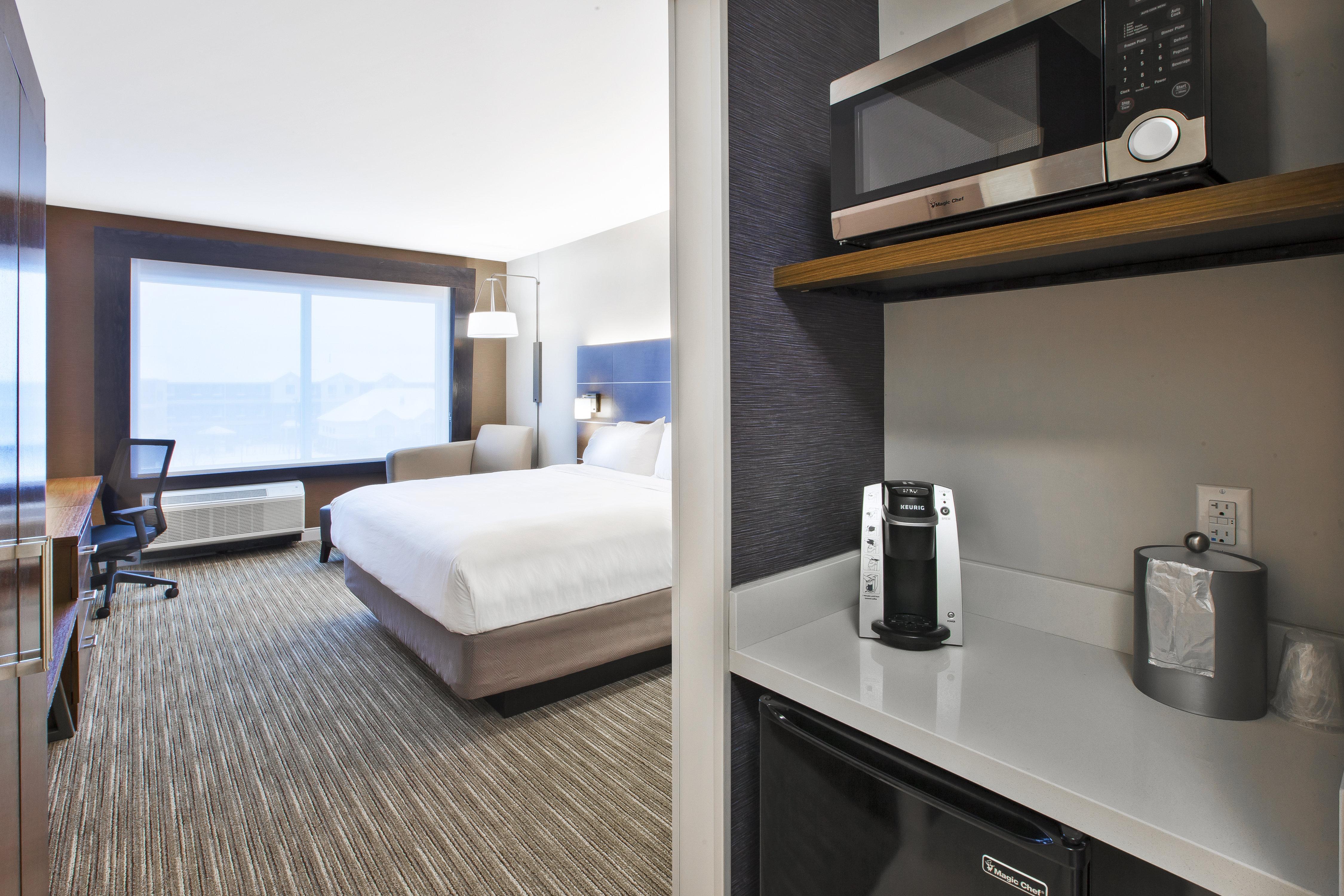 Holiday Inn Express & Suites Okemos - University Area By Ihg Экстерьер фото